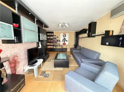 Apartament 3 camere DECOMANDAT, etaj 1,  Poitiers - Frumoasa - foto 1