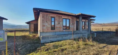 Casa noua semifinisata pe nivel 500 mp teren comuna Ighiu - Sard