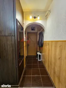 Etaj 1, bloc din 1980, decomandat 3 camere, 2 bai  zona Galata - foto 9