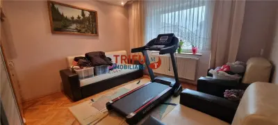 Casa de vanzare in Partos pretabila pt 2 familii - foto 15