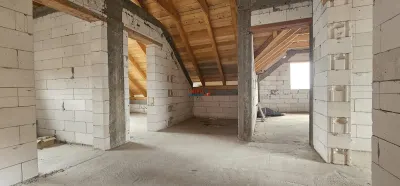 Casa de vanzare cu 438 mp teren in cartierul Orizont - foto 8