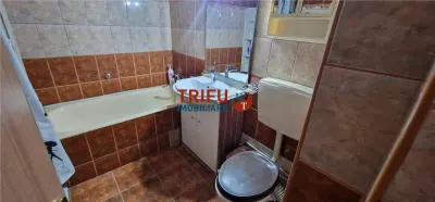 Apartament 3 camere decomandat zona Mercur- Cetate - foto 9