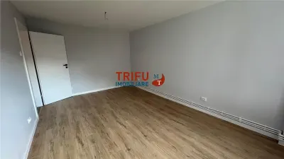 Apartament Spatios cu 3 Camere de Vânzare în Cetate et 1 - foto 2