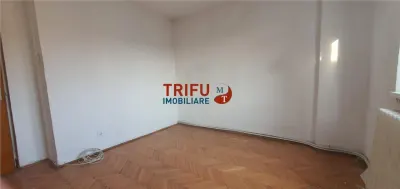 Apartament 3 camere de vanzare zona Liceul Sportiv - foto 3