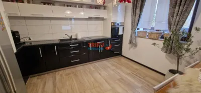 Casa moderna cu deschidere la 2 strazi zona Piata Cetate - foto 3
