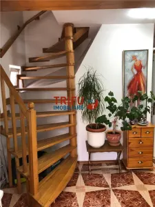 Casă primitoare și Cramă premiată „la cheie” în zona viticolă Cricău - foto 10
