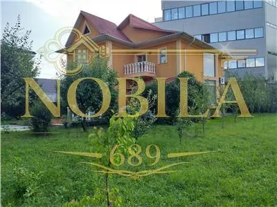 CASA DE FAMILIE in zona rezidentiala ultracentrala Onesti DE VANZARE - foto 2
