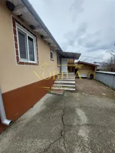 Casa de vanzare cu gradina aproape de Onesti - foto 6