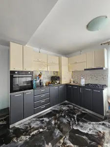 VILA DE VANZARE BACAU  P+E+M (de locuit si birou , clinica, notarriat, medic de familie etc) - foto 13