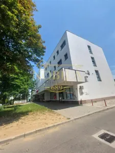 Cladire birouri / Spatiu Comercial in  Onesti de vanzare - foto 2