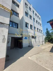 Cladire birouri / Spatiu Comercial in  Onesti de vanzare - foto 3