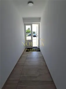 SPATIU COMERCIAL DE INCHIRIAT IN ONESTI , MEDICI DE FAMILIE, AVOCATI, CLINICA MEDICALA,AFTER SCOOL,LOC DE JOACA PENTRU COPII,ETC - foto 16