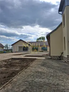 Proprietate pentru Dezvoltare: Educatie, Clinici Recuperatorii, Evenimente si Cazare – Borzesti - foto 8