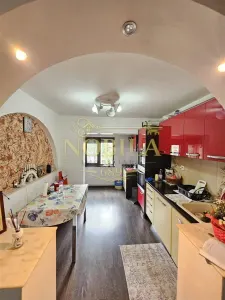 IN EXVLUSIVITATE APARTAMENT 2 CAMERE PARTER DE VANZARE IN ONESTI - foto 9