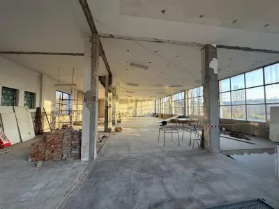 SPATIU COMERCIAL  716 MP CU TEREN 1283 MP DE VANZARE/ INCHIRIERE  50/100/200 MP  IN  ONESTI - foto 13