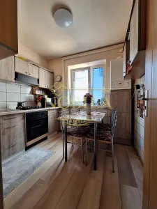 APARTAMENT CU 3 CAMERE DE VANZARE IN ONESTI - foto 10