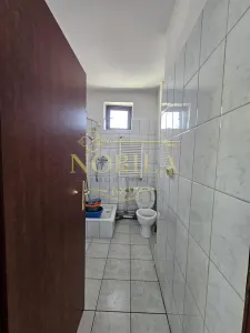 SPATIU DE INCHIRIAT IN ONESTI LANGA GARA, ZONA DE JOS - foto 8