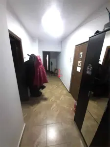 Parter inalt, bloc 86, reabilitat- la 5 min de metrou OBOR - foto 4