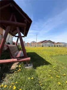 Teren 1000mp + casa vacanta, apa si curent, cartier in dezvoltare, Sanpetru-Bod - foto 4