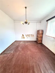 Garsoniera cu gradina in Centrul Vechi Brasov. Liniste, spatiu verde si potential - Brasov
