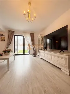 Exclusivitate! Casa de vanzare spatioasa, pozitie buna - intrare Sanpetru, Brasov - foto 3