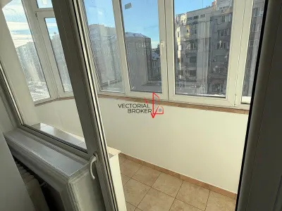 Apartamentt renovat,et.3/8 in bloc stradal Calea Mosilor Bd Carol - foto 11