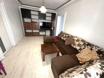 Apartamentt renovat,et.3/8 in bloc stradal Calea Mosilor Bd Carol - foto 3