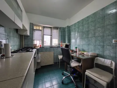 1 DEC 1918 /  3 CAMERE CU VEDERE LIBERA / BLOC 1983 / 2 BAI - foto 13