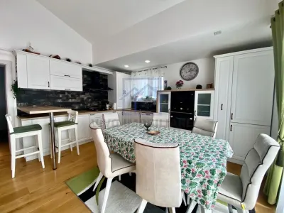 Penthouse de inchiriat in Sibiu - 4 camere, terasa de 40 mp, mobilat si utilat, Cartierul Arhitectilor - foto 7