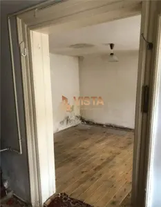 Casa individuala. Investitie ideala in Scheii Brasovului Proprietate cu potential exceptional - foto 3
