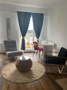 Garsoniera spatioasa la etaj 1, in zona Roman, Astra, Brasov - foto 3