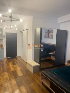 Garsoniera spatioasa la etaj 1, in zona Roman, Astra, Brasov - foto 9