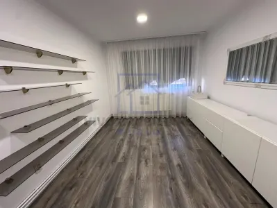 Apartament de vanzare in Sibiu - 3 camere, pretabil spatiu comercial, zona Rahovei - foto 4