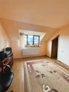 Casa Individuala caramida, 5 camere, fundatie inalta, planseu beton, Garaj, teren 650 mp - foto 7