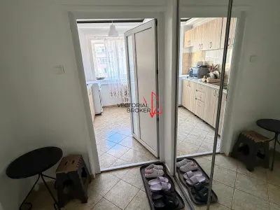 Apartamentt renovat,et.3/8 in bloc stradal Calea Mosilor Bd Carol - foto 2