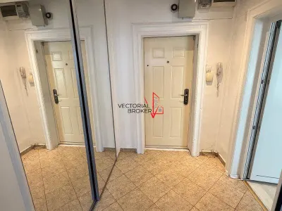 Apartamentt renovat,et.3/8 in bloc stradal Calea Mosilor Bd Carol - foto 7