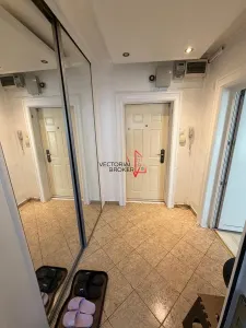 Apartamentt renovat,et.3/8 in bloc stradal Calea Mosilor Bd Carol - foto 9
