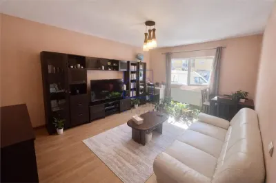 Apartament de vanzare in Sibiu - 2 camere, decomandat, cu balcon, Selimbar - foto 2