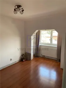 Apartament de vanzare in Sibiu - 2 camere, decomandat, zona Strand I - foto 2