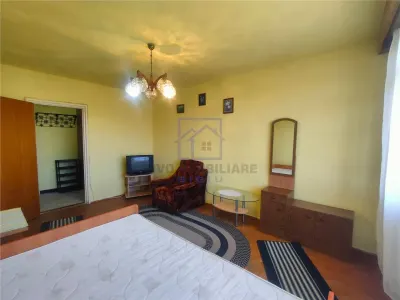 Apartament de vanzare in Sibiu - 2 camere, decomandat, garaj si pivnita, Cartierul Strand - foto 3