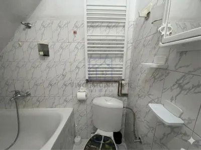 Apartament de vanzare in Sibiu - la casa, cu pod si pivnita, Central - foto 5