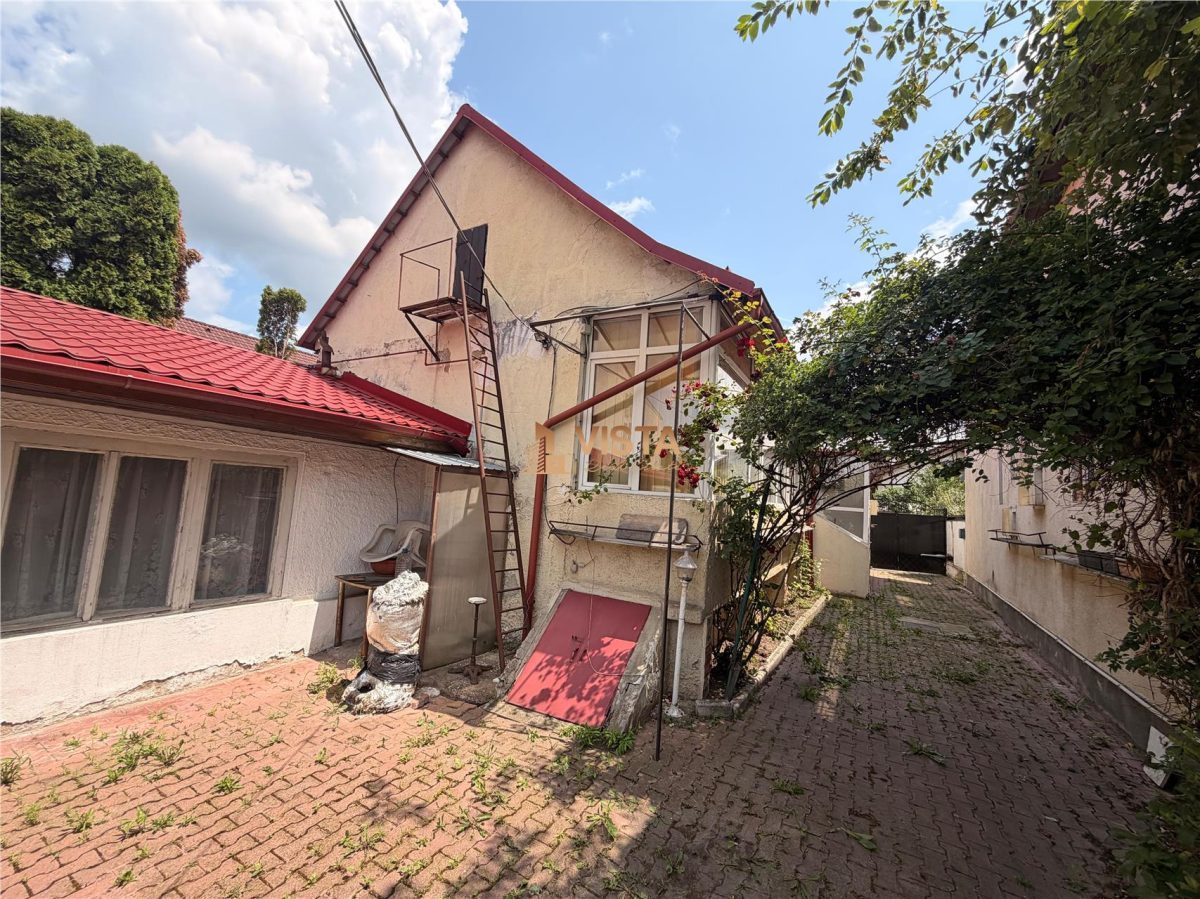 Doua case individuale, 680 mp teren. zona Aurel Vlaicu, Brasov - Brasov