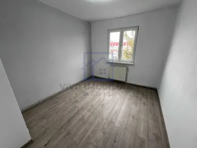 Apartament de vanzare in Sibiu - 2 camere, cu balcon si pivnita, zona Mihai Viteazu - foto 5