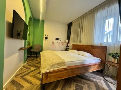 Afacere regim hotelier, doua unitati,  zona Piata Unirii-Brasov - foto 2