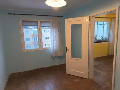 Apartament cu 2 camere pe strada Uranus, in Astra, Brasov - foto 2