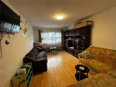 Apartament de vanzare in Sibiu - 2 camere, decomandat, cu balcon si pivnita, Vasile Aaron - Sibiu