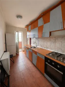 Apartament de inchiriat in Sibiu - 3 camere, decomandat, cu balcon, Bd. Mihai Viteazu - foto 4