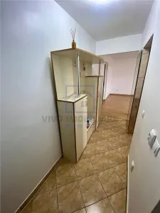Apartament de vanzare in Sibiu - renovat si mobilat cu pivnita, zona Ariesului - foto 6