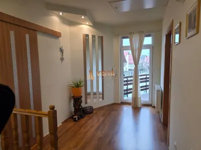 Vila eleganta, zona Bunloc, in Sacele, Brasov - foto 24