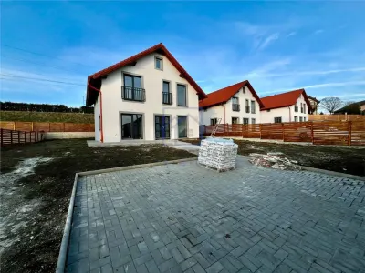 Casa de vanzare in Sibiu - Individuala la cheie, zona Bavaria - foto 4